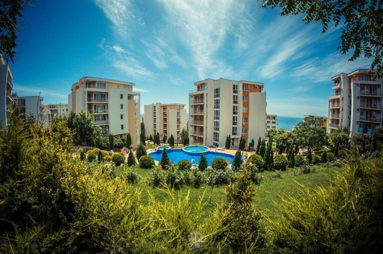 Fort Noks - Menada Apartments Sveti Vlas Exterior photo