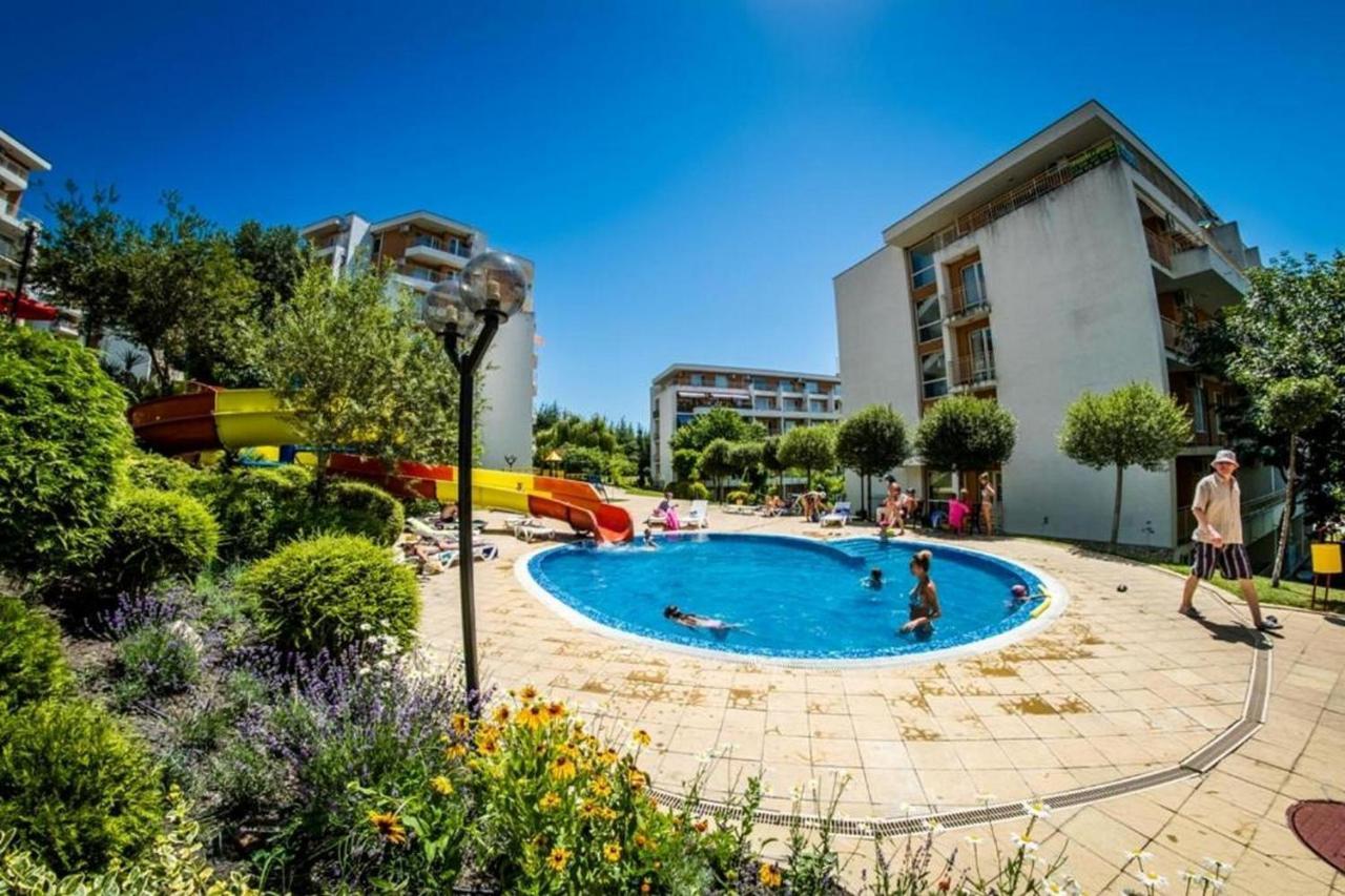 Fort Noks - Menada Apartments Sveti Vlas Exterior photo