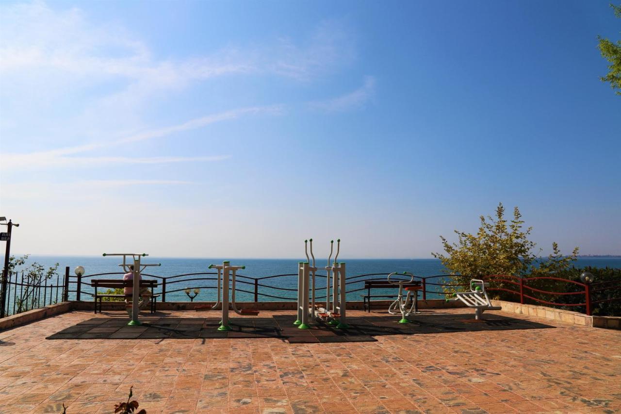 Fort Noks - Menada Apartments Sveti Vlas Exterior photo