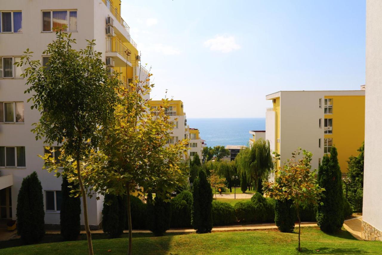 Fort Noks - Menada Apartments Sveti Vlas Exterior photo